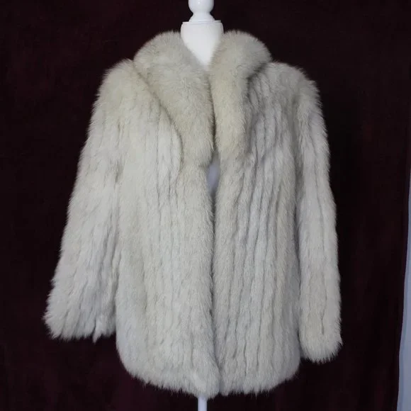 #232 Saga Fox fox fur coat - Picture 1 of 8